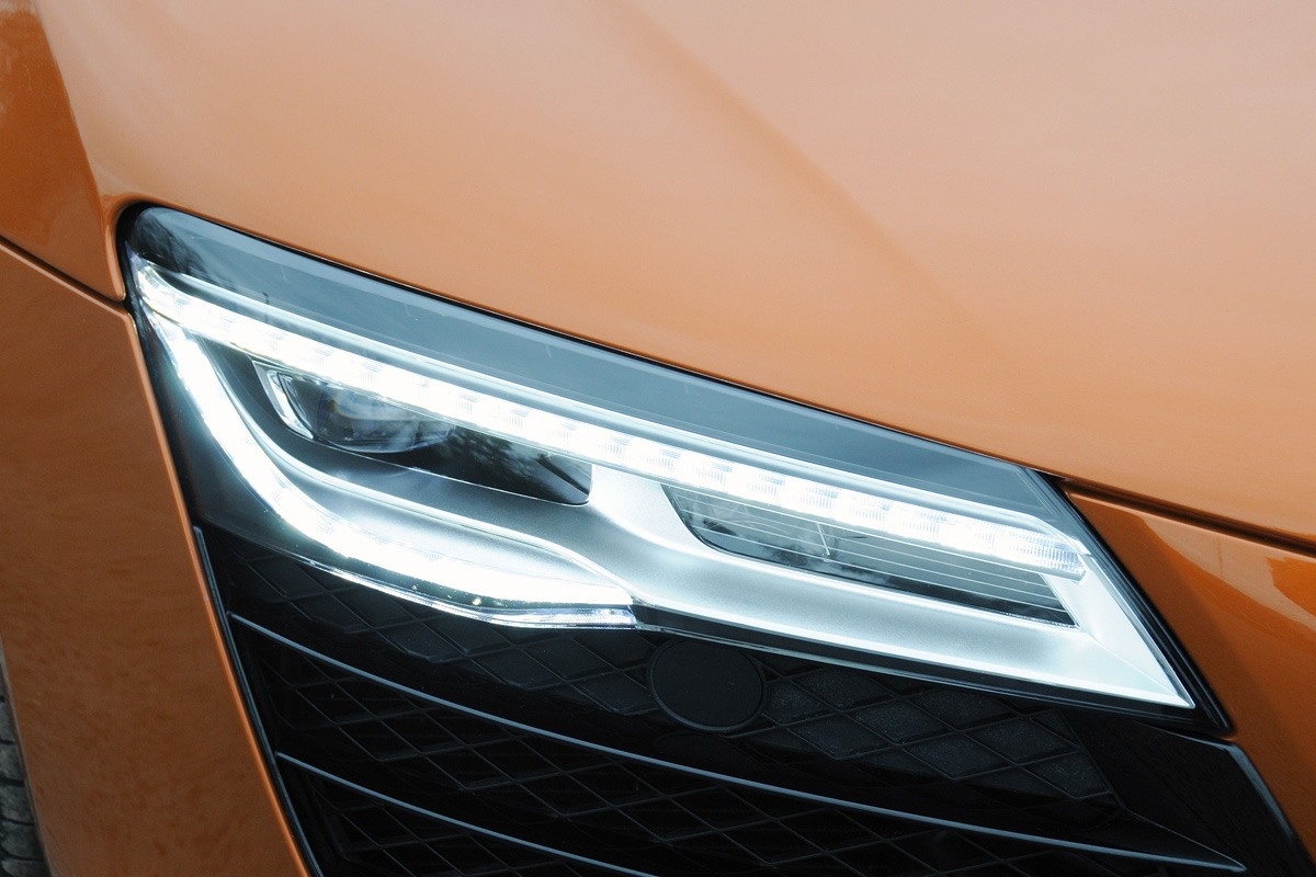 Audi R8 Spyder headlight