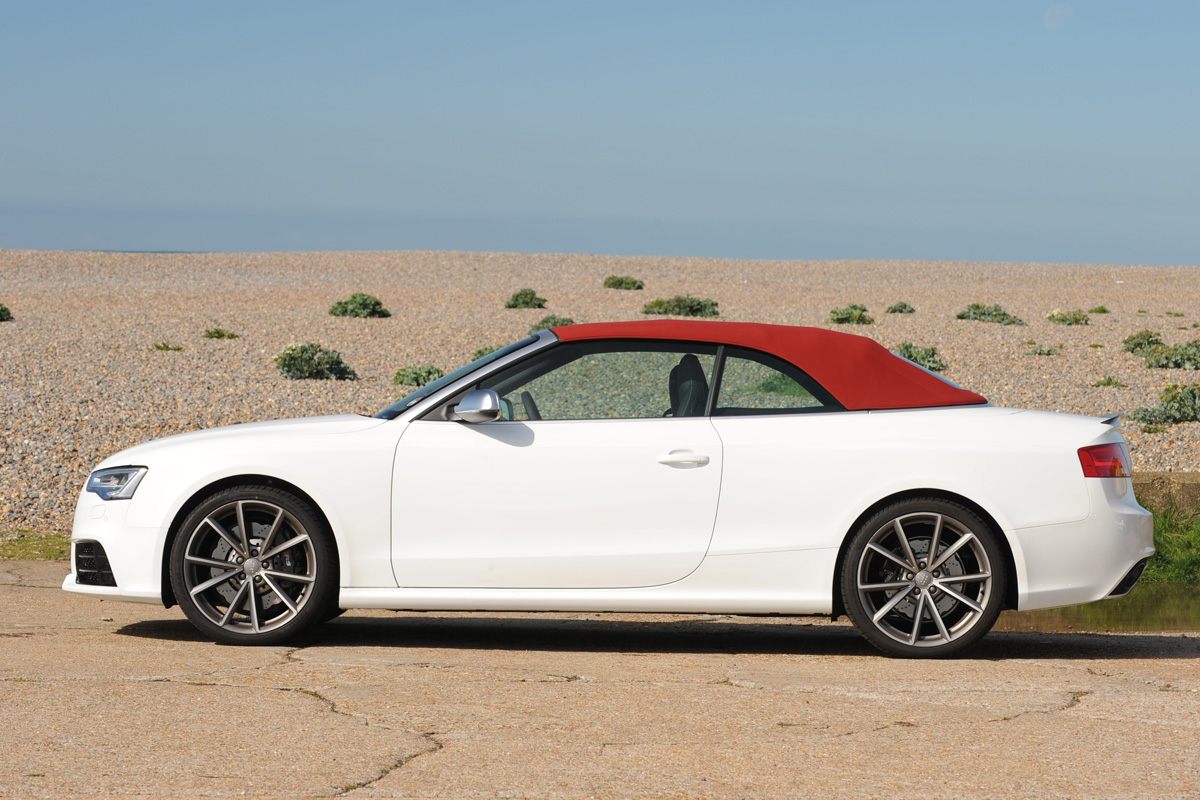 Audi RS5 Cabriolet side