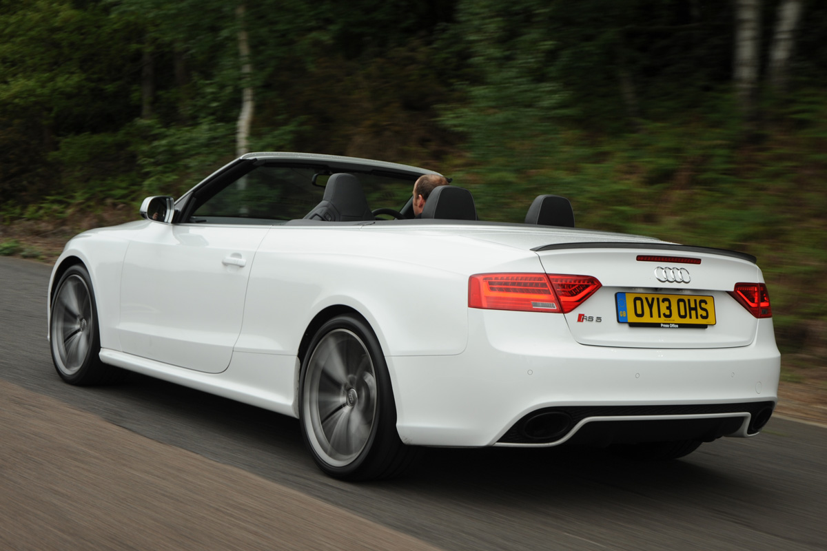 Audi RS5 Cabriolet rear tracking