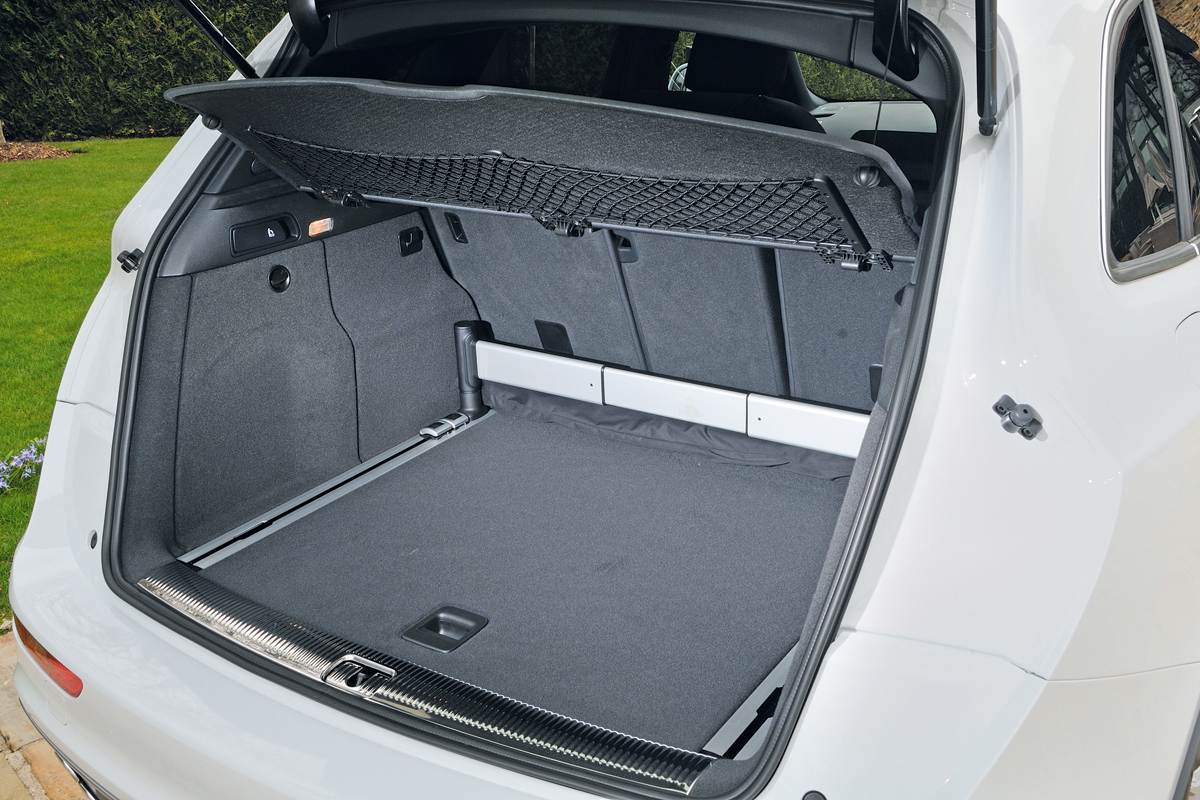 Audi SQ5 boot