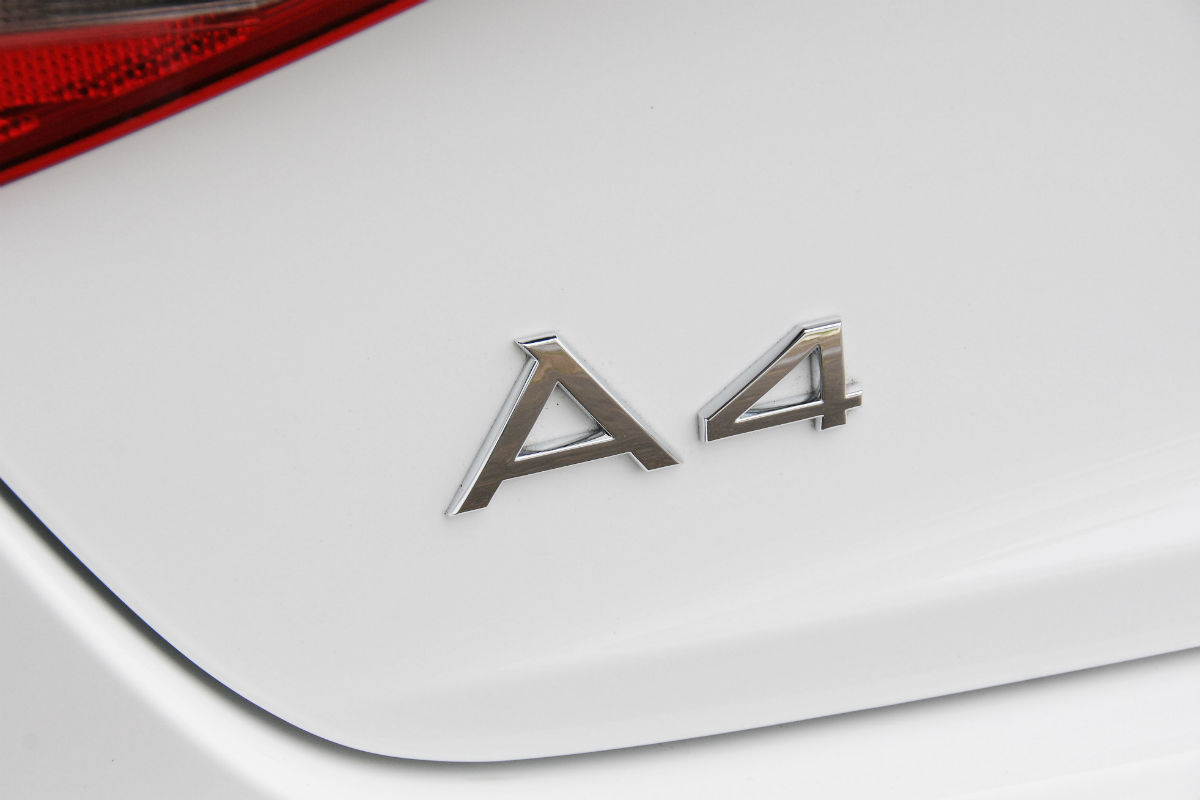 Audi A4 TDIe badge