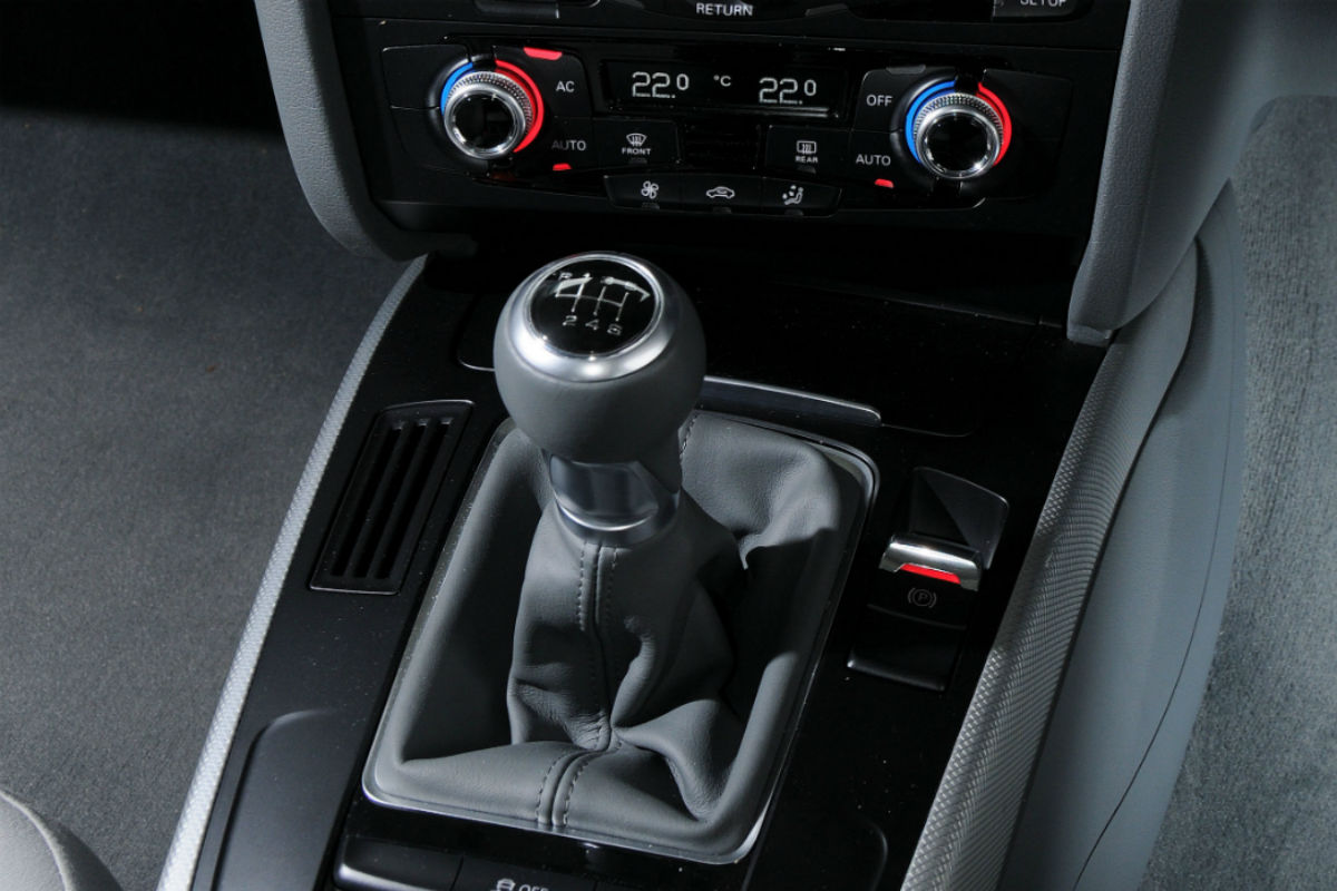 Audi A4 TDIe centre console