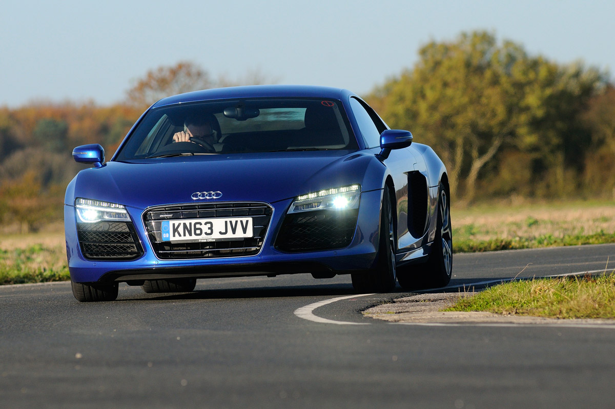 Audi R8 action