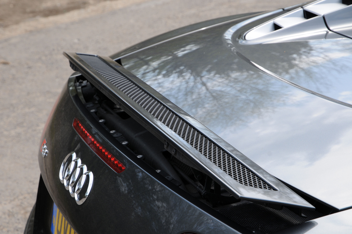 Audi R8 V10 Spyder spoiler