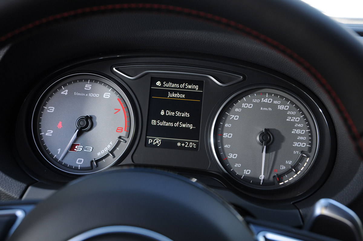 Audi S3 Cabriolet 2014 speedometer