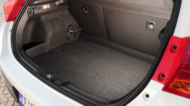Toyota Auris Hybrid boot