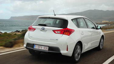 Toyota Auris Hybrid rear tracking