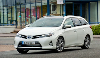 Toyota Auris Touring Sports cornering