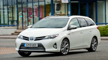 Toyota Auris Touring Sports cornering