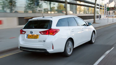 Toyota Auris Touring Sports rear tracking