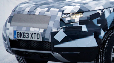 Baby Land Rover Discovery 2014 spy - nose