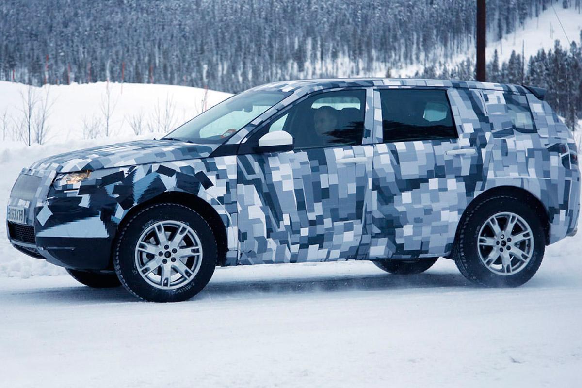 Baby Land Rover Discovery 2014 spy - pan