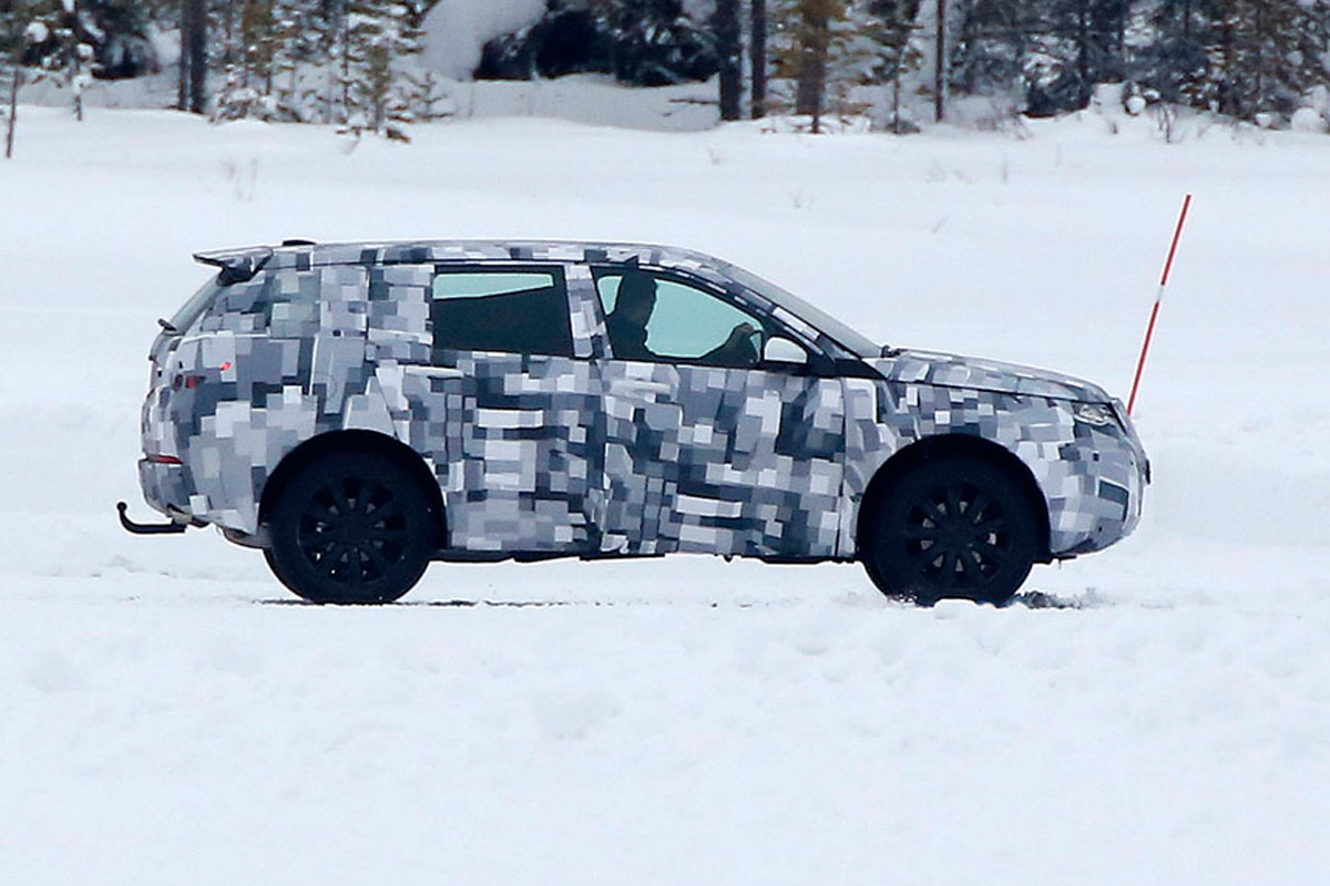 Baby Land Rover Discovery 2014 spy - side