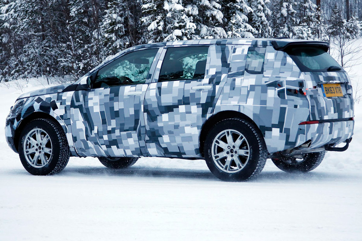 Baby Land Rover Discovery 2014 spy - side rear