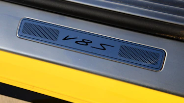 Bentley Continental GT V8 S Convertible - sill
