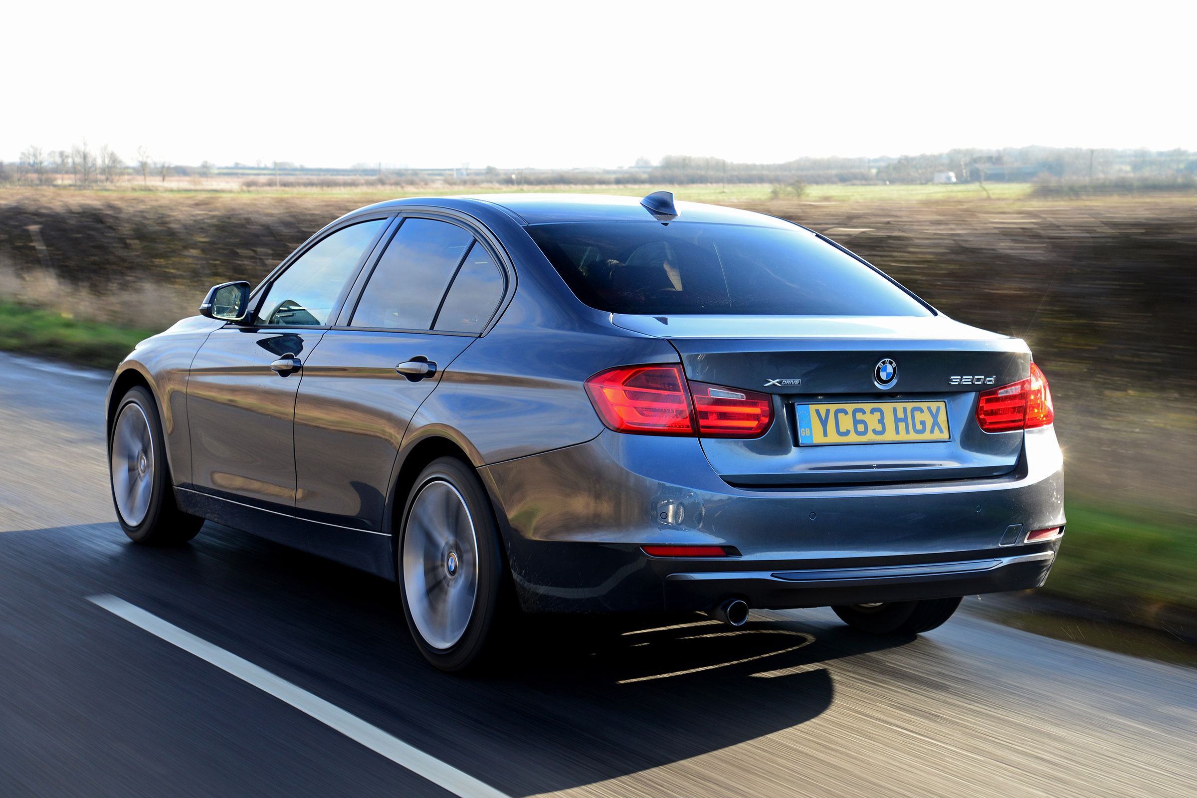 BMW 320d Sport rear tracking 