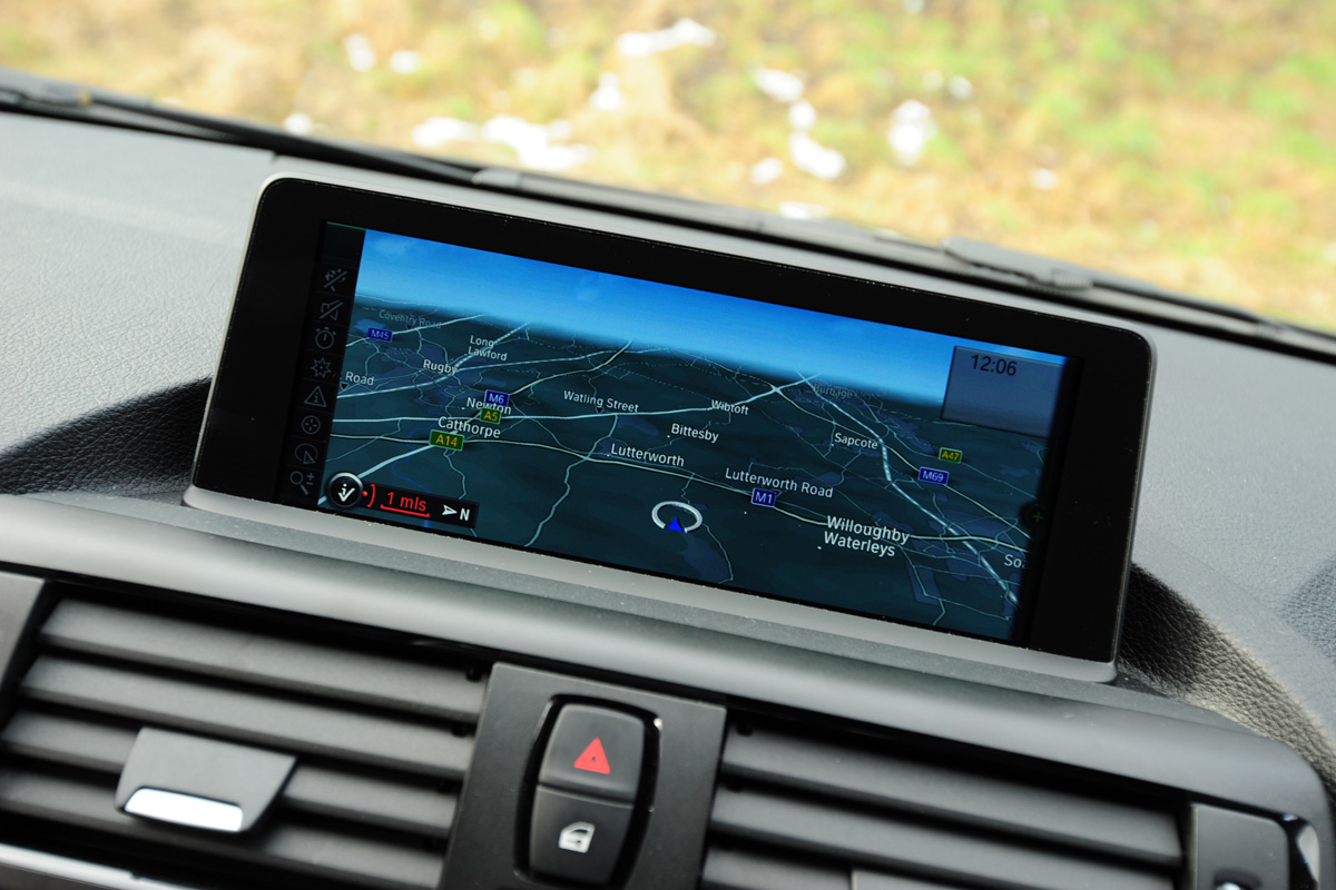 BMW 118d M Sport display