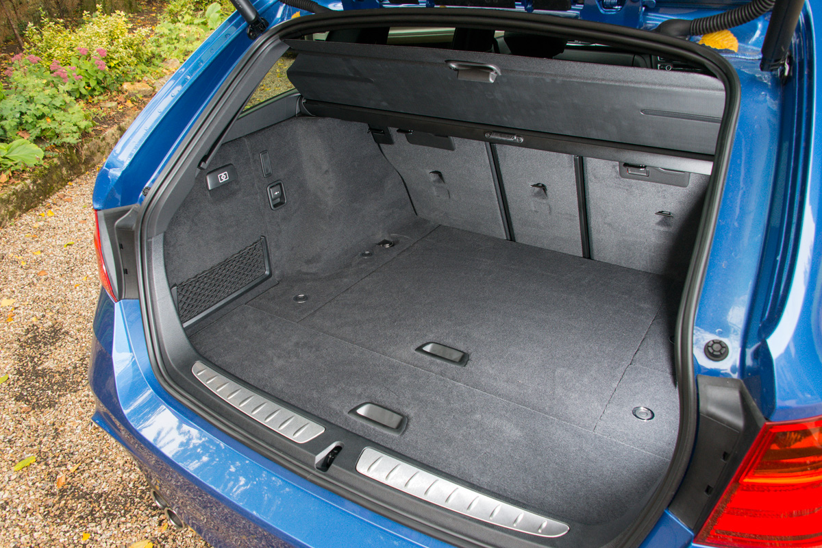 BMW 328i Touring boot