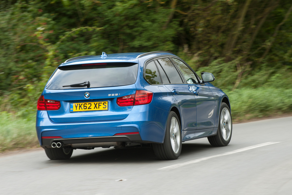 BMW 328i Touring rear cornering