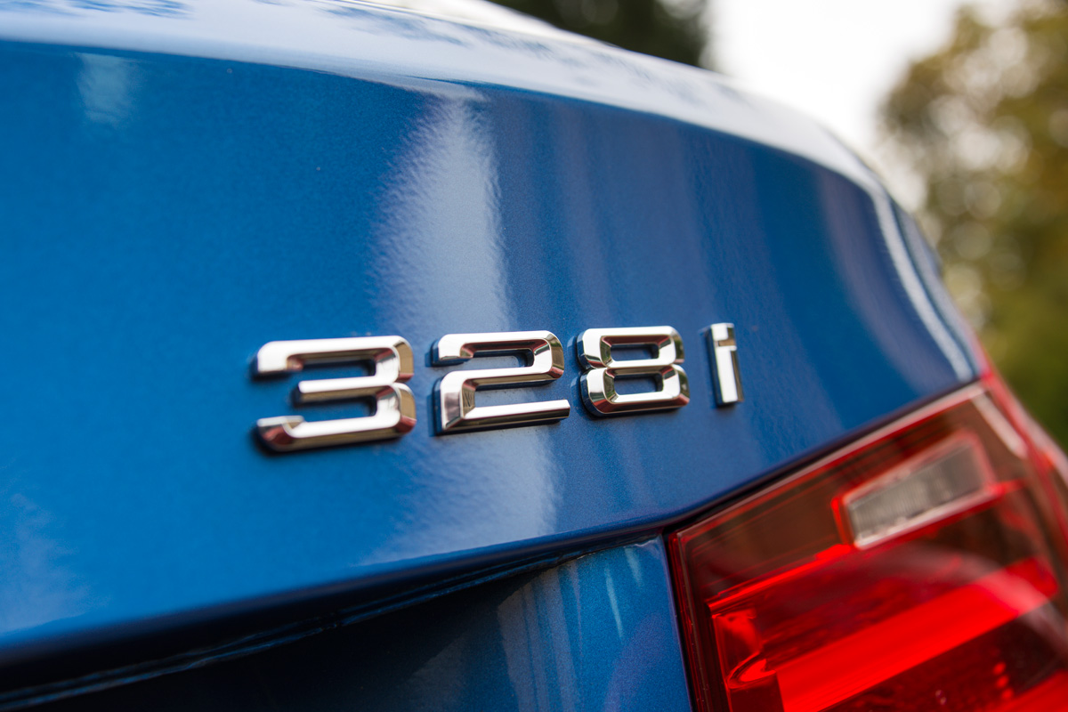 BMW 328i Touring badge