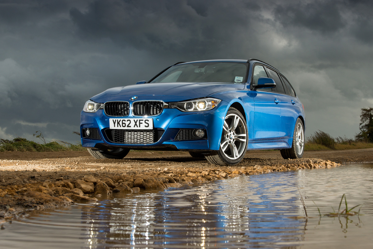 BMW 328i Touring front three-quarters