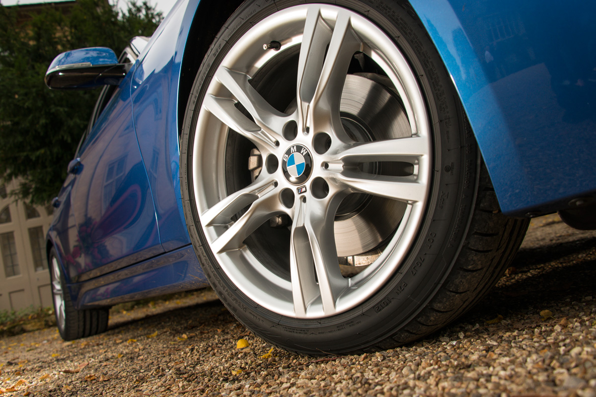 BMW 328i Touring wheel