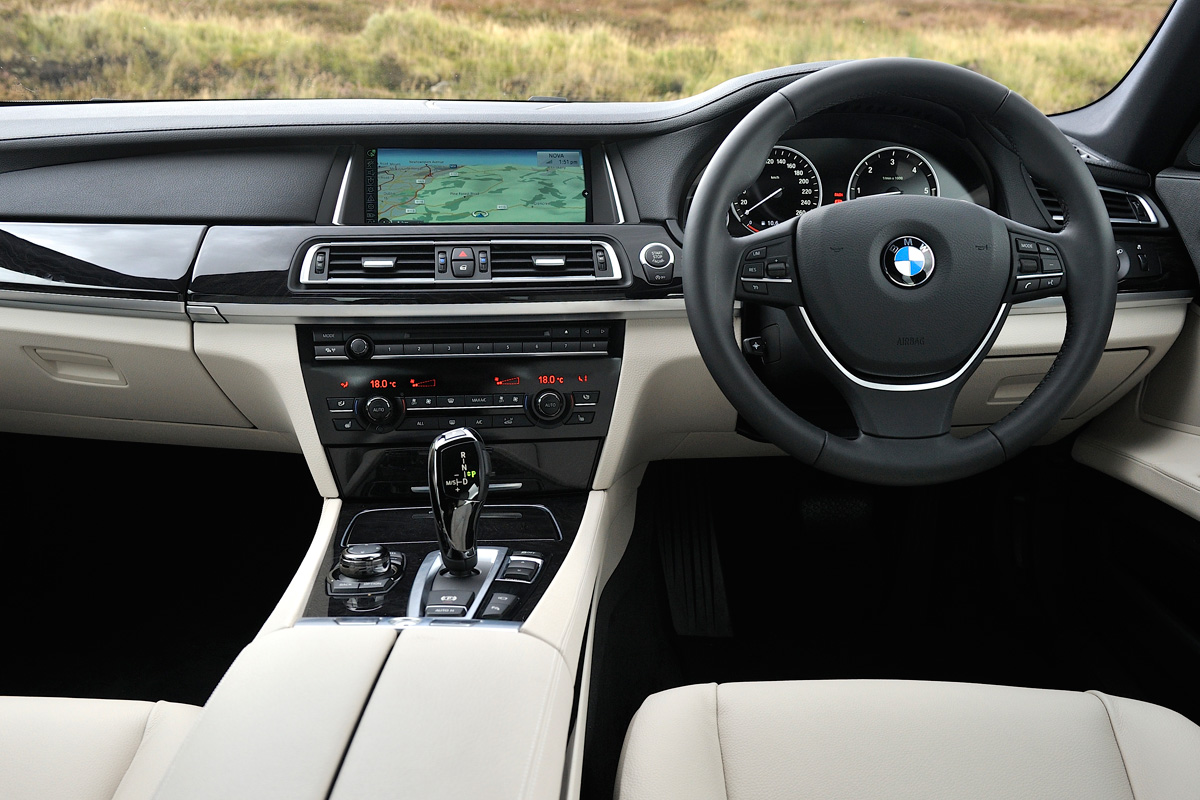 BMW 730d dash