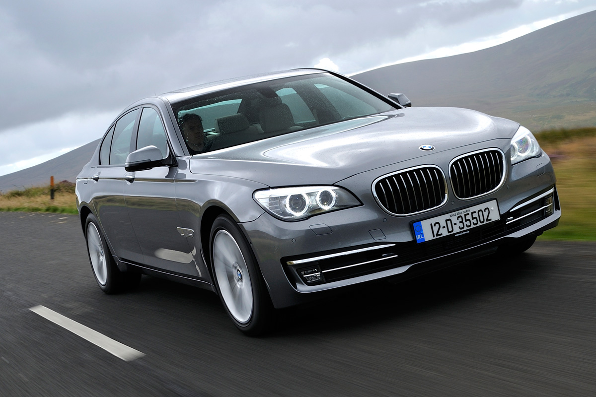 BMW 730d front action