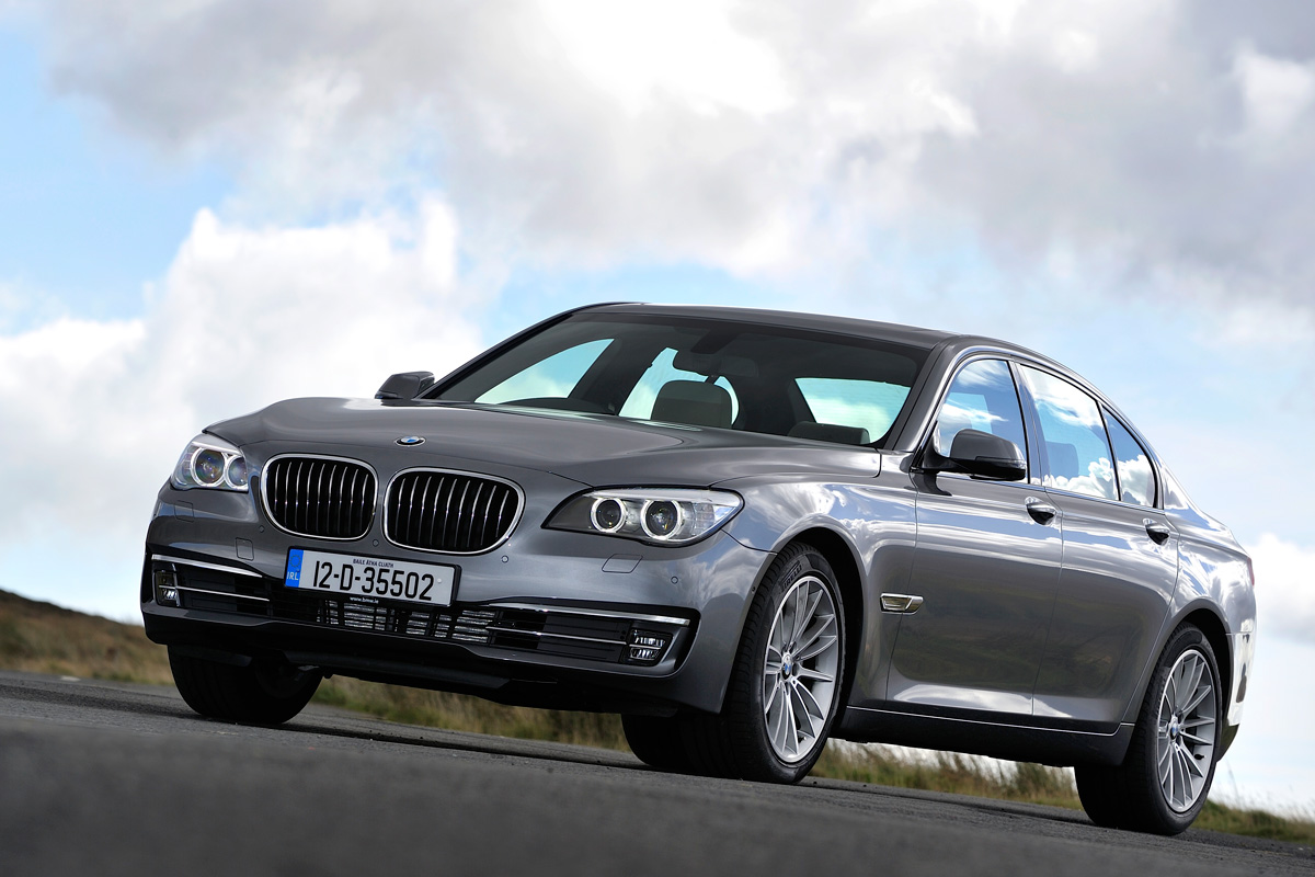BMW 730d front three-quarters