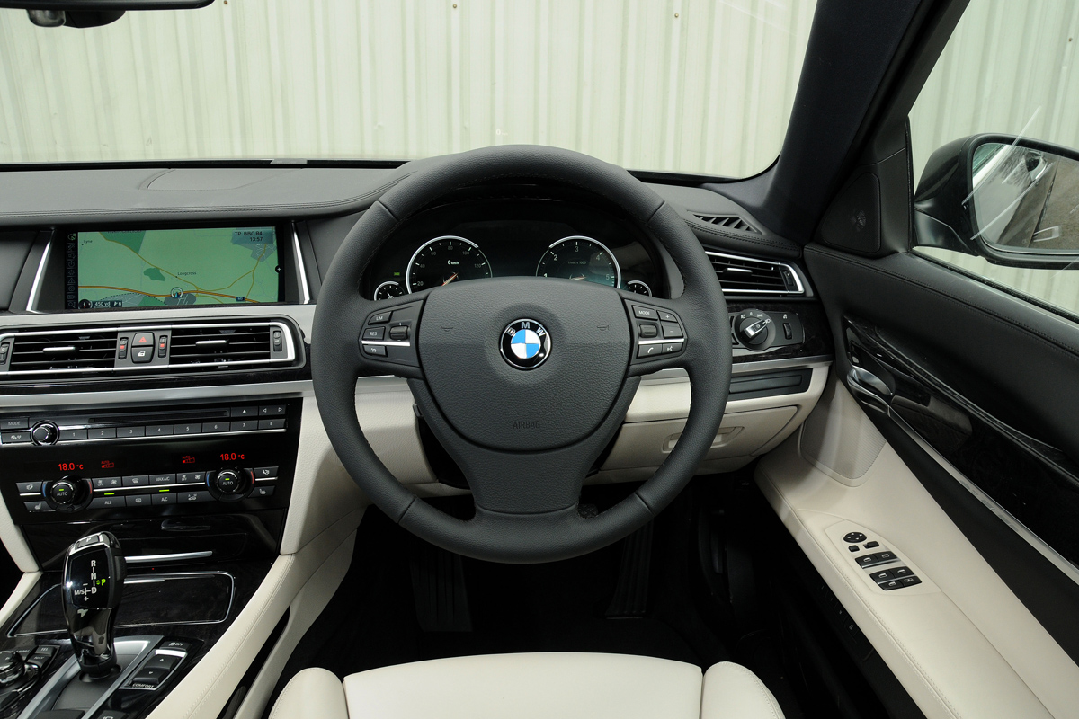 BMW ActiveHybrid 7 interior