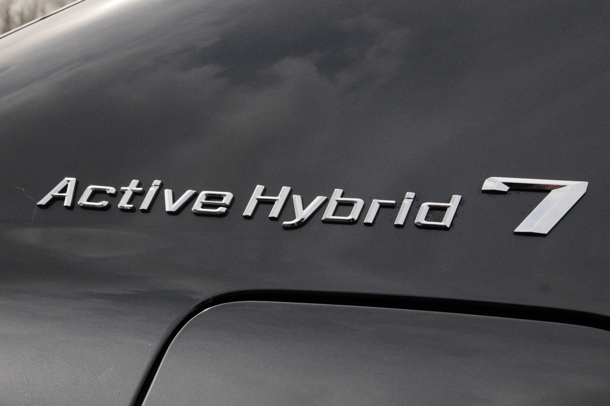 BMW ActiveHybrid 7 badge