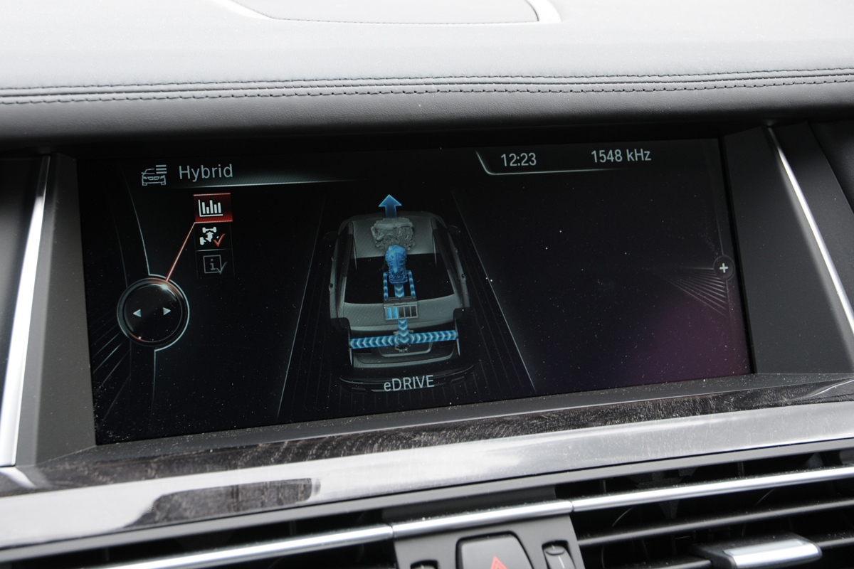 BMW ActiveHybrid 7 display