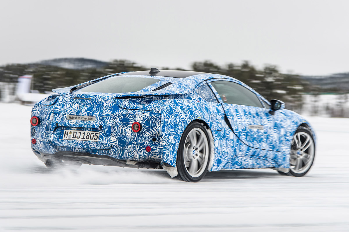 BMW i8 rear cornering 