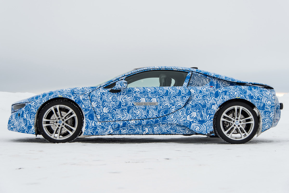 BMW i8 side