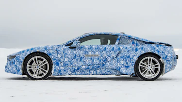 BMW i8 side