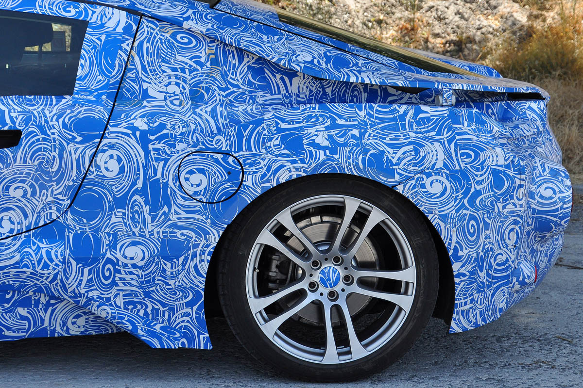 BMW i8 rear profile