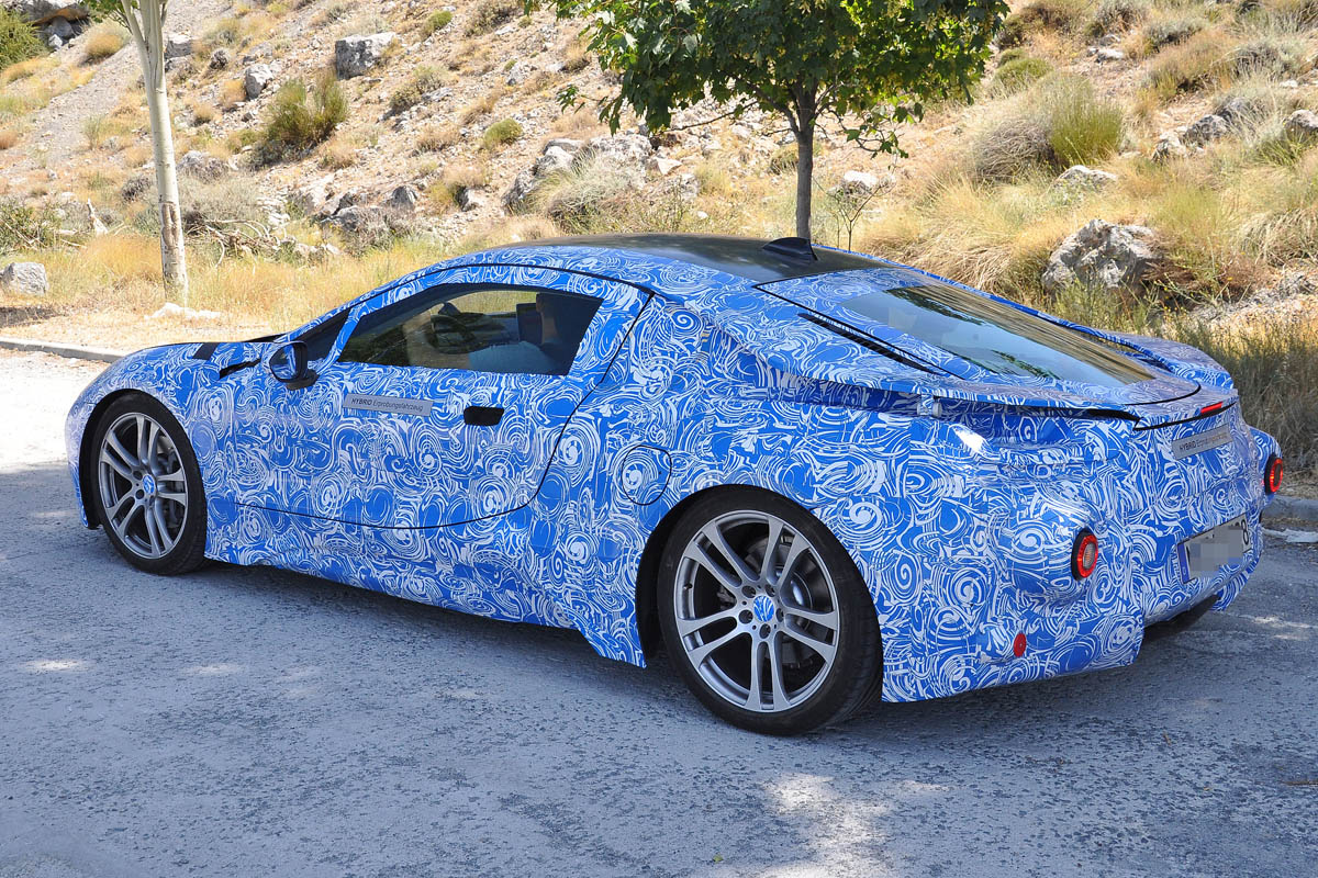 BMW i8 rear three-quarter