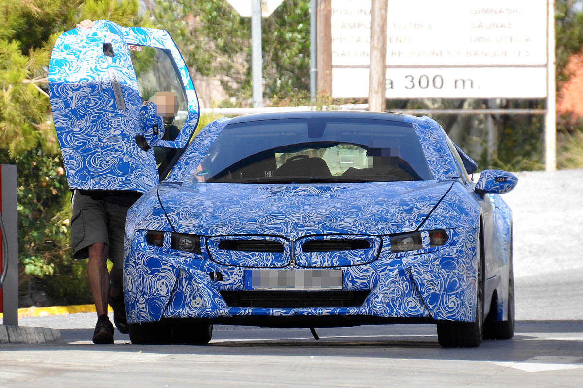 BMW i8 scissor-door open