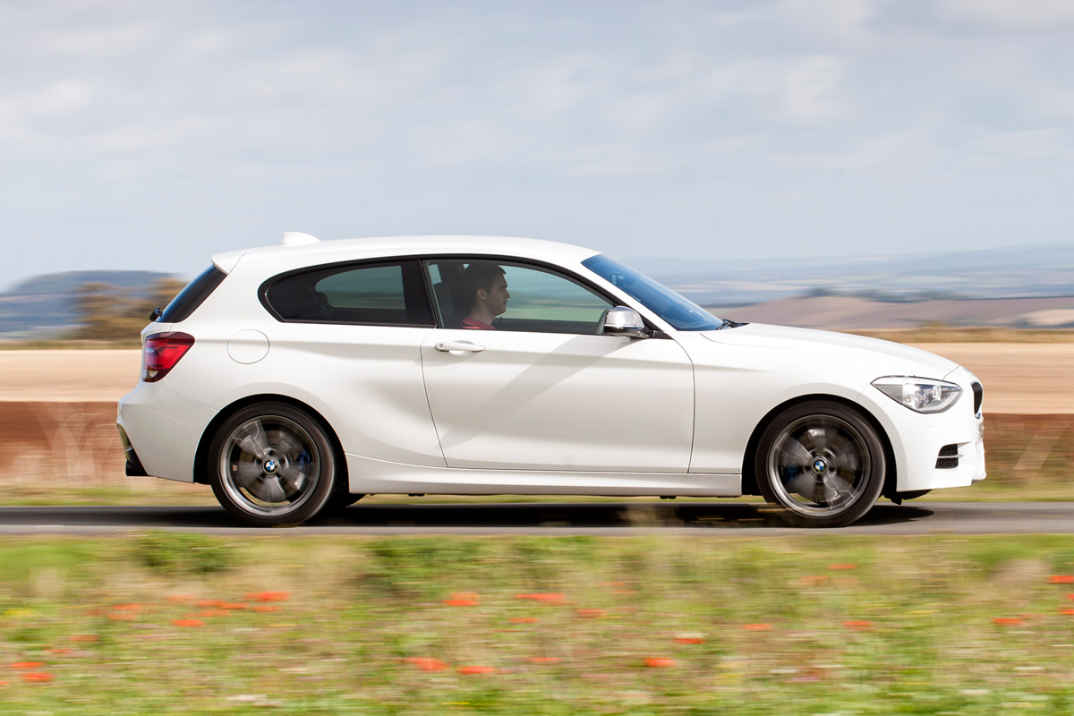 BMW M135i panning
