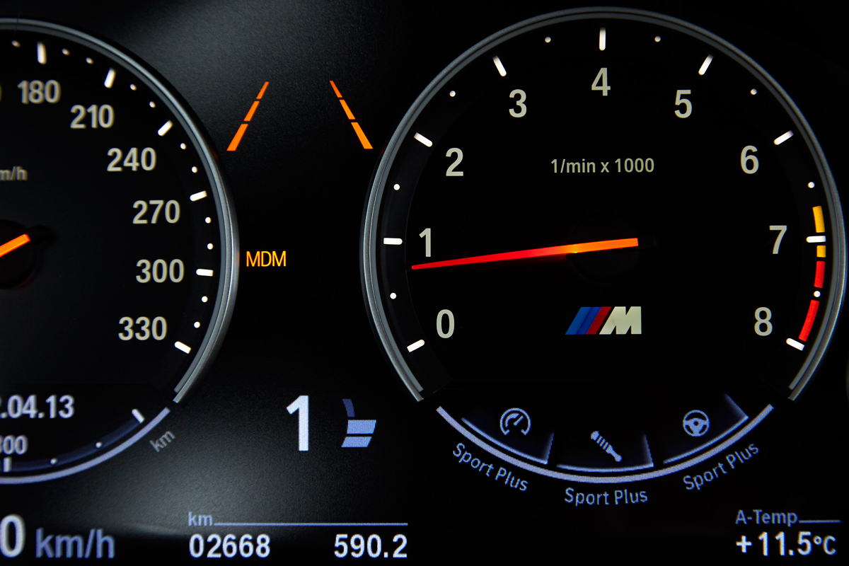 BMW M6 Gran Coupe dials