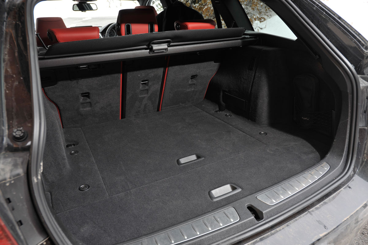BMW 330d xDrive M Sport Touring boot