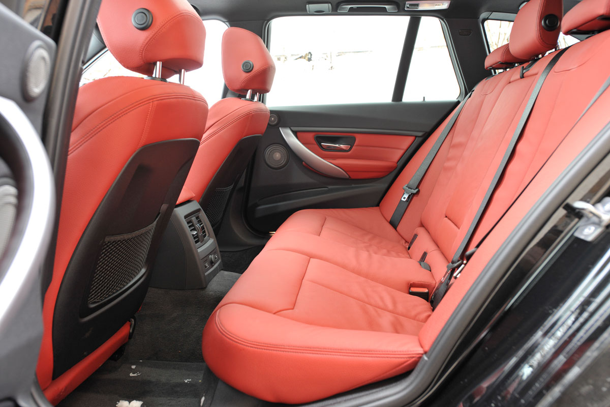 BMW 330d xDrive M Sport Touring rear seats