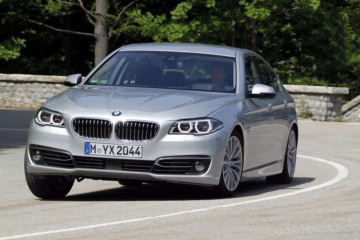 BMW 530d cornering action