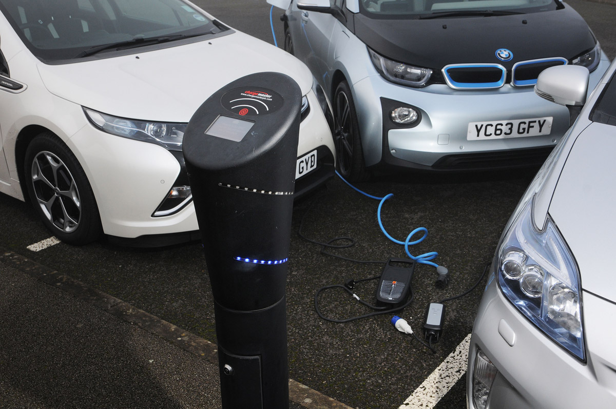 BMW i3 vs rivals charger