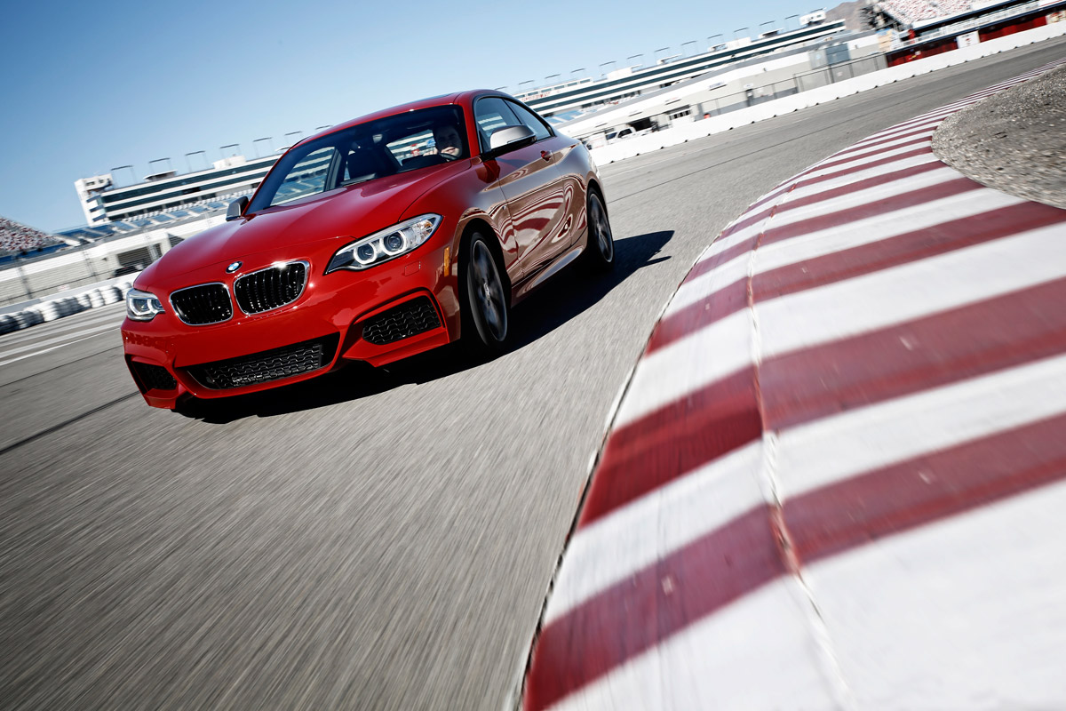 BMW M235i 2014 cornering