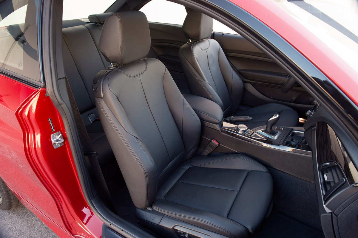 BMW M235i 2014 seats