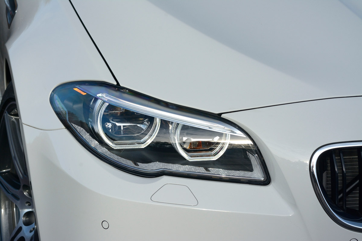 BMW M5 Competition Pack light