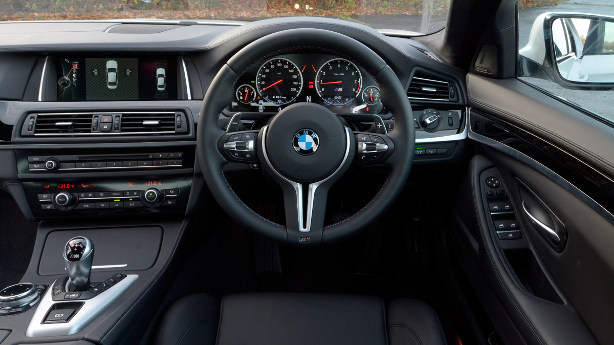 BMW M5 Competition Pack steering wheel