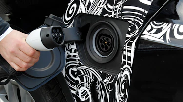 BMW X5 eDrive plug