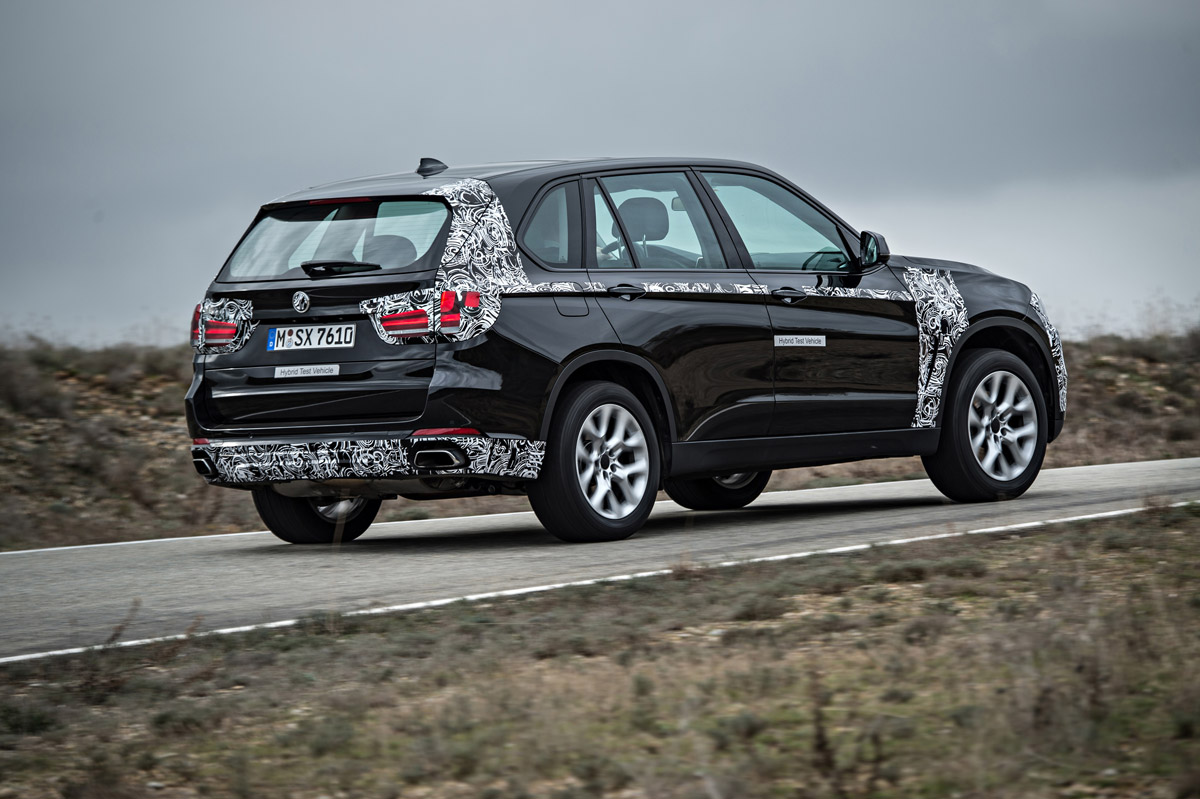 BMW X5 eDrive rear action
